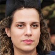 Enseignant de Niveau BAC à Montreuil, Encourageant l'Excellence et la Confiance en Soi